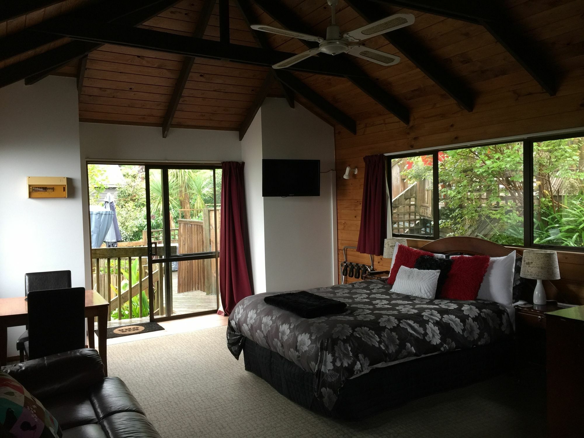 Grafton Cottage & Chalets Темза Екстер'єр фото